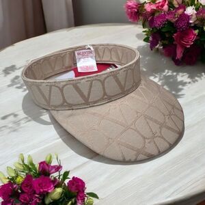 NEW WITH TAG Valentino Garavani Tan Gold Bucket Hat with Woven Texture NEW WITH TAG Valentino Garavani Tan Gold Bucket Hat with  main image 3